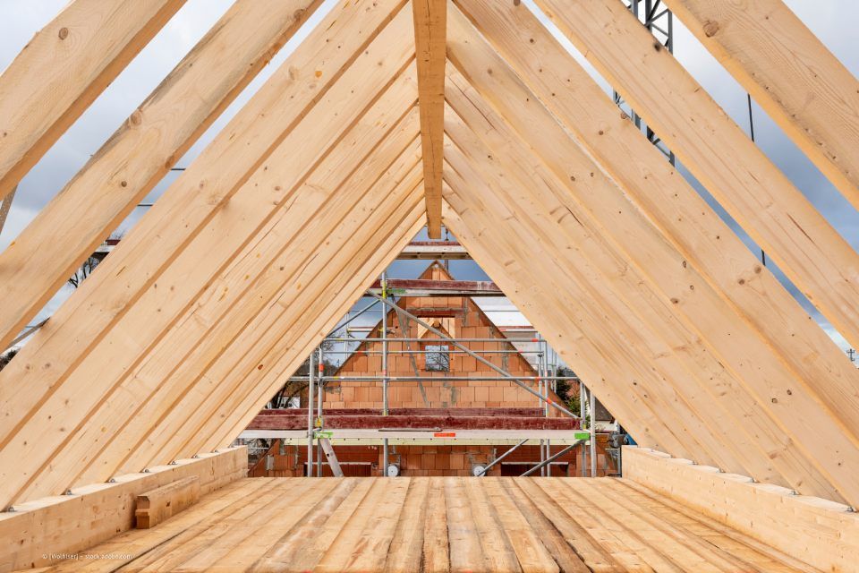 Dachstuhl, der von Rüger Holzbau gebaut wird