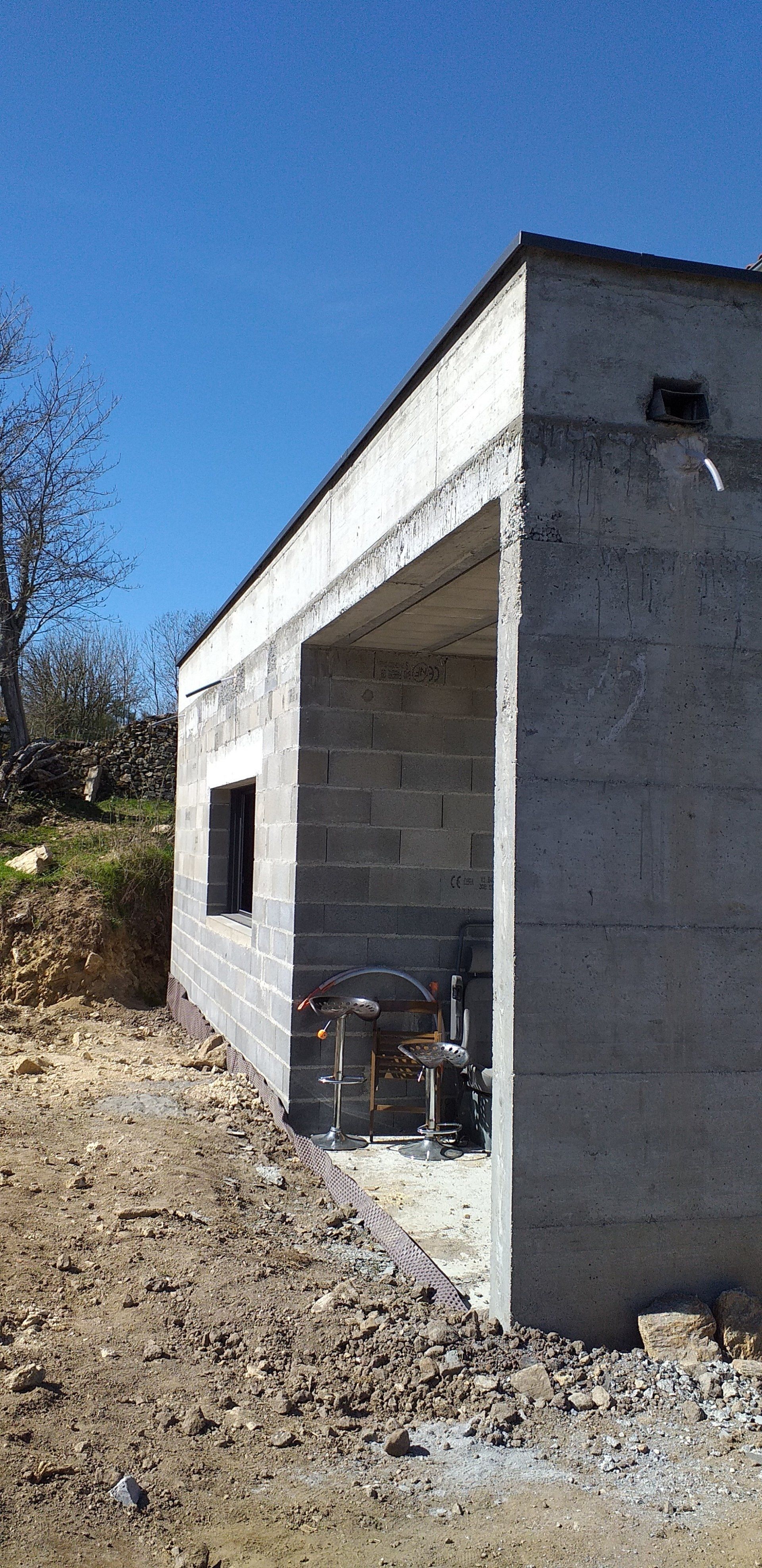 Maçonnerie en agglos avec toiture terrasse