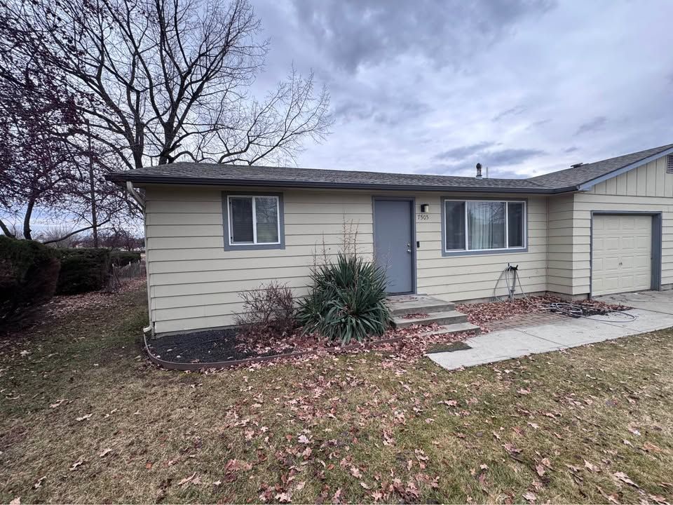 Single story long term rental home exterior