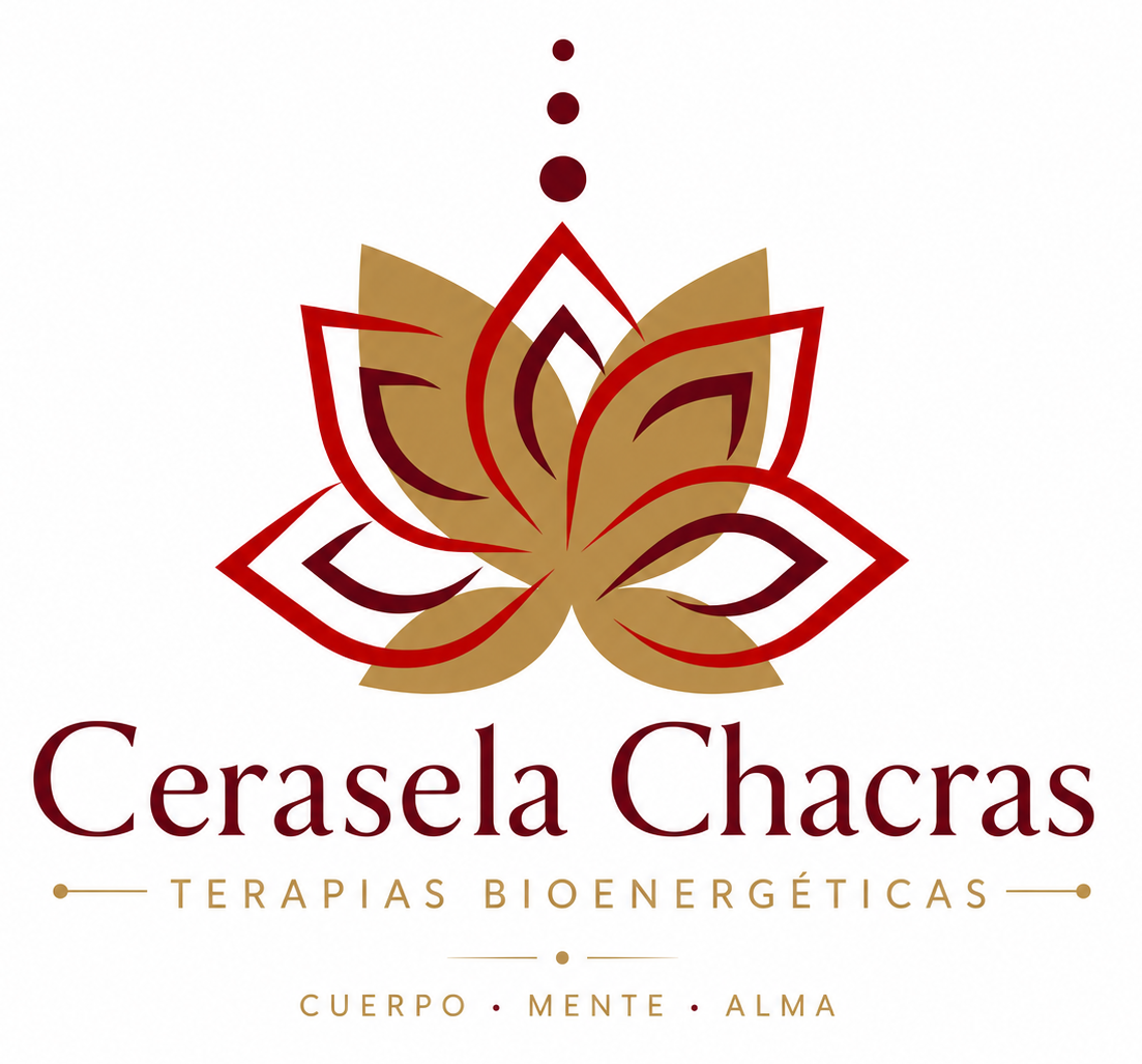 Logotipo de Cerasea Chakras con diseño de loto en dorado y burdeos y las palabras "Terapias Bioenergéticas" y "Cuerpo • Mente • Alma".