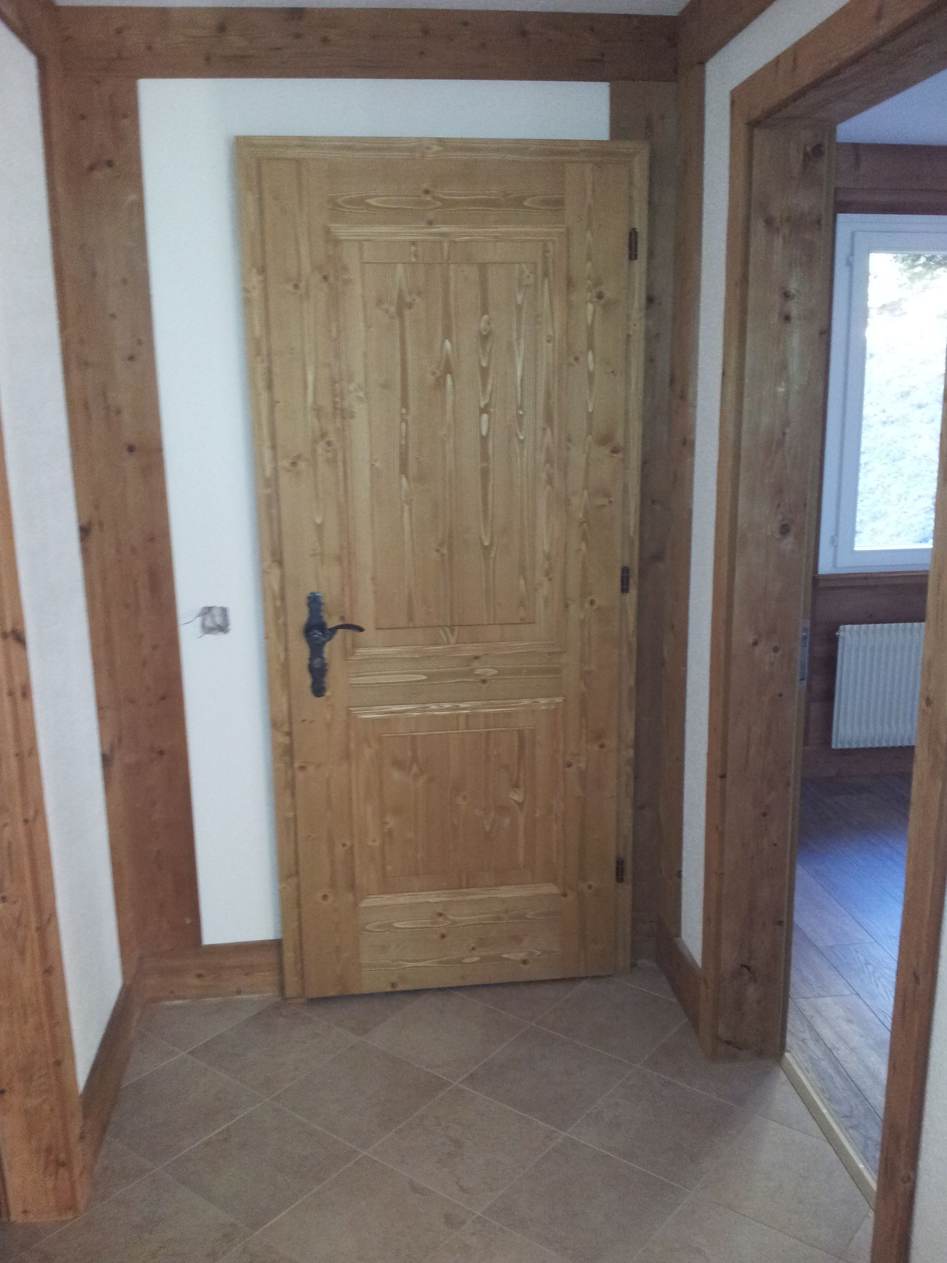 Türenbau Holz - Steuri Schreinerei & Innenausbau GmbH - Wengen