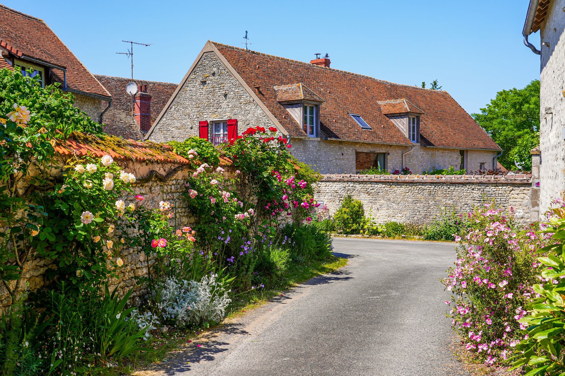 Maison avec toit en tuiles dans le Loiret