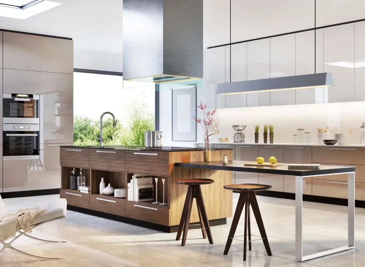 Cocina moderna con isla, campana extractora de acero inoxidable, gabinetes de madera y taburetes.