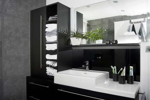 schwarzes Badezimmer - Mümliswil - Millonig AG