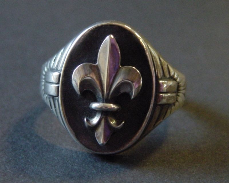 Juwelier Danowski – Ring mit Fleur-de-lis
