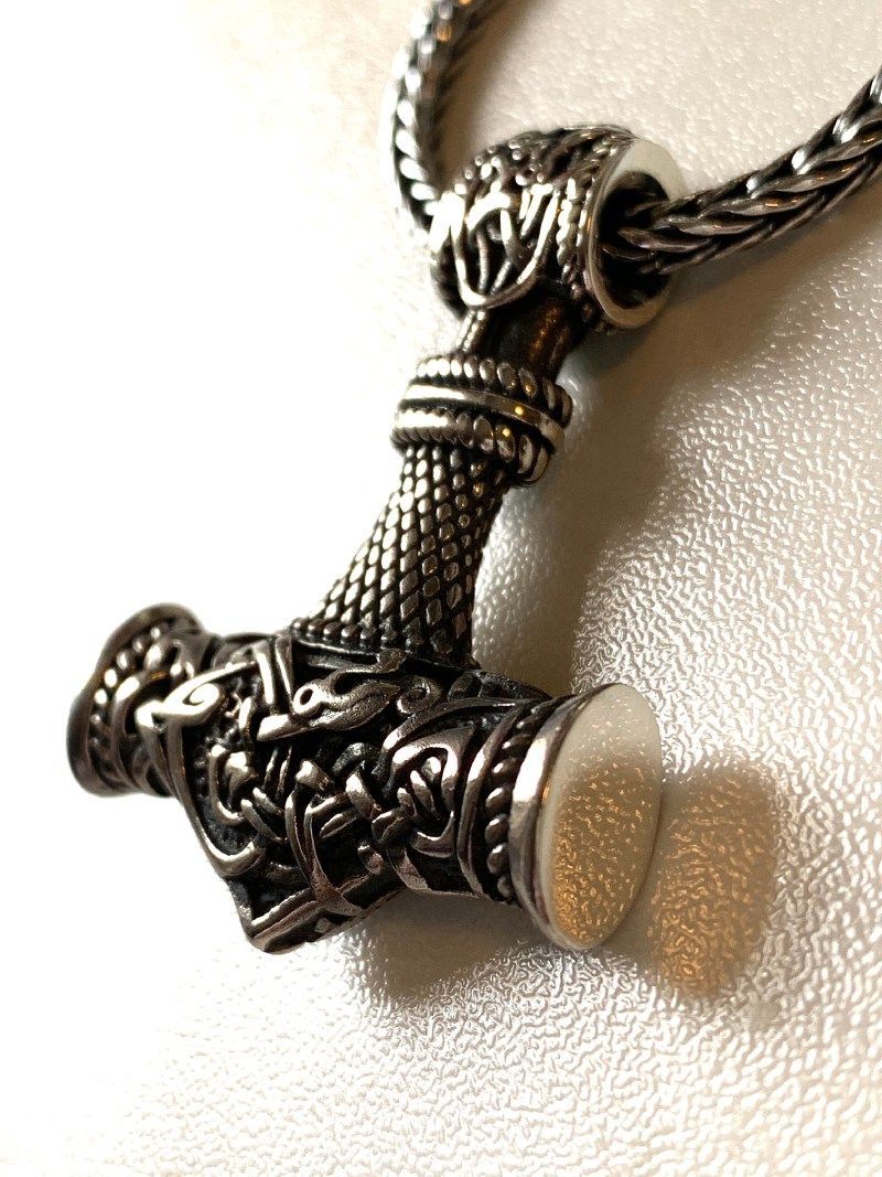Juwelier Danowski – Thorshammer an Halskette