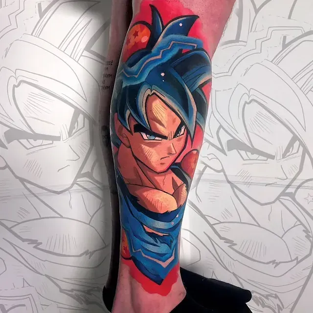 Eine Person hat ein Dragon Ball Tattoo auf ihrem Bein