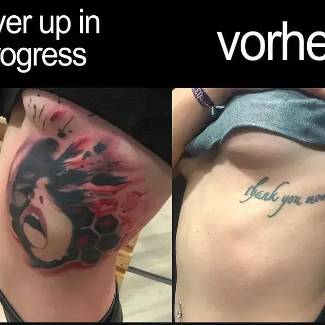 Cover up Tattoo am Bauch: kleines Schriftzug-Motiv überdeckt mit einem farbintensiven, abstrakten Portrait