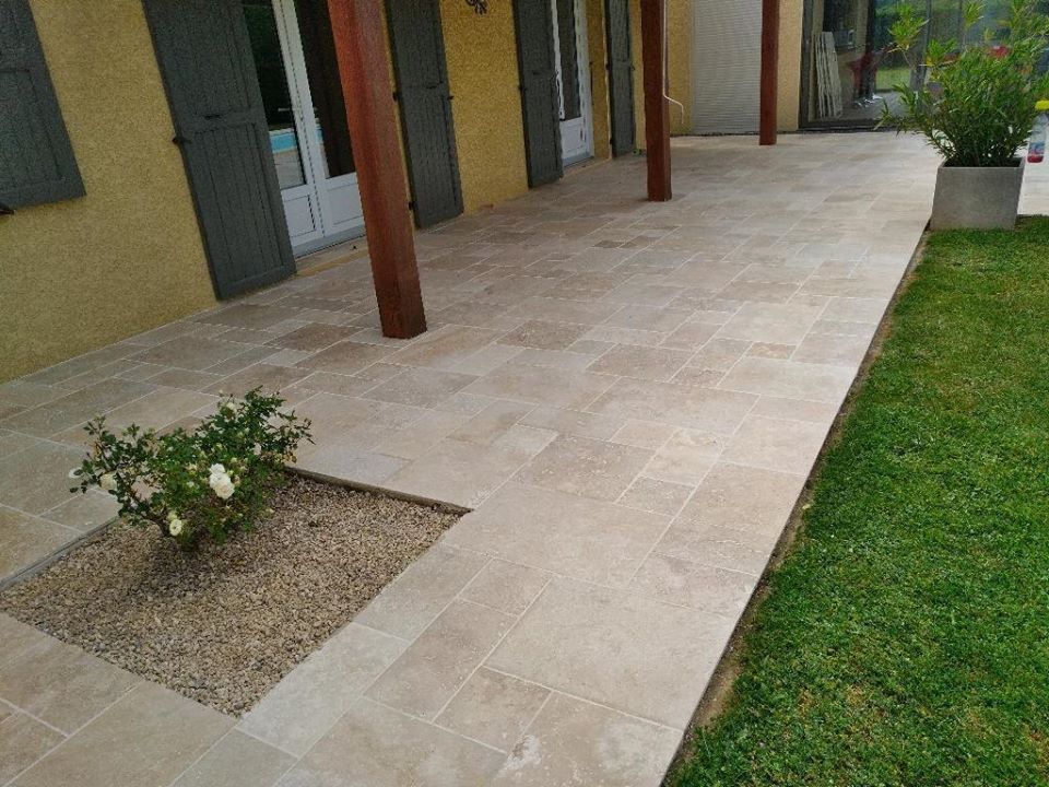 Terrasse en carrelage