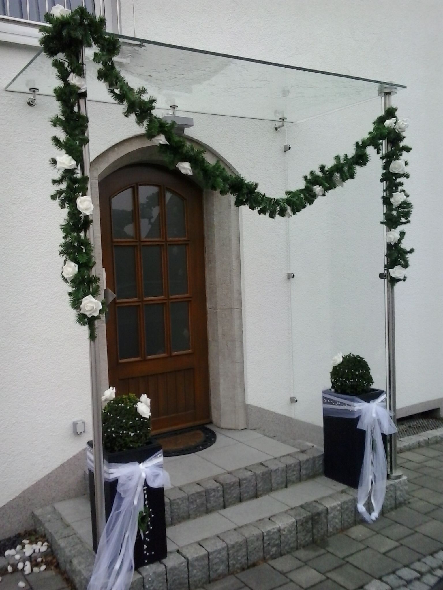 Kranz über einer Haustür