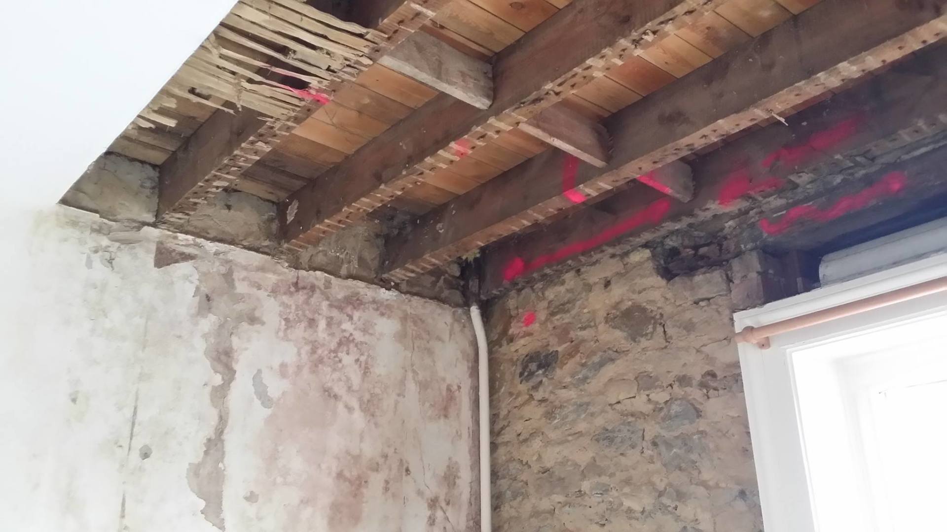 Traitement de bois humide