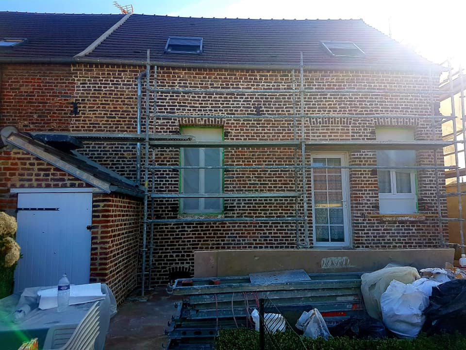 Murs en pierre et brique