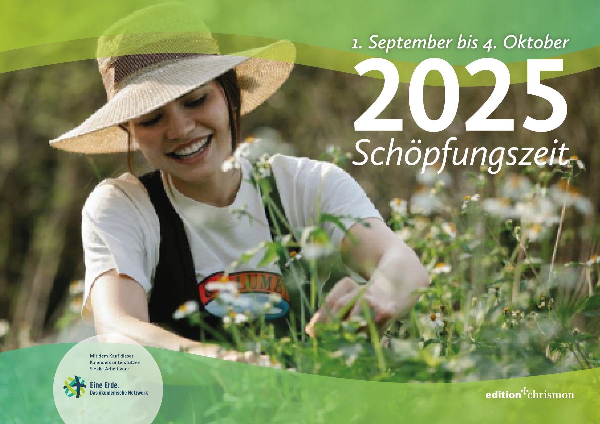 Eine junge Frau arbeitet in einem Gartenbeet