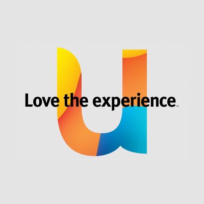 Ein Logo mit einem stilisierten, mehrfarbigen „u“ und dem Text „Love the experience.“ auf hellgrauem Hintergrund.