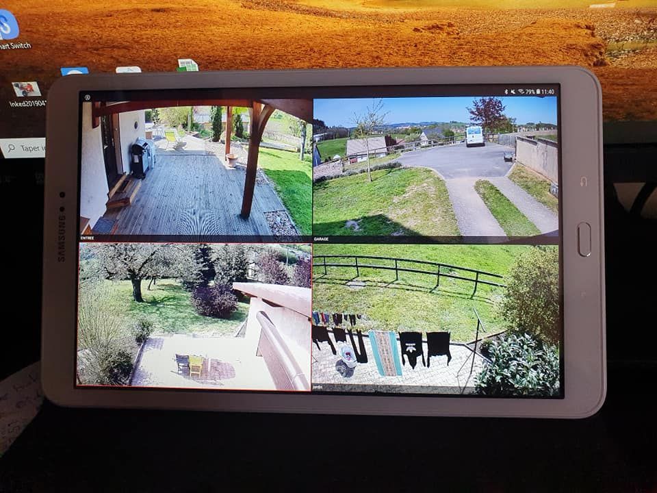Surveillance des caméras sur une tablette