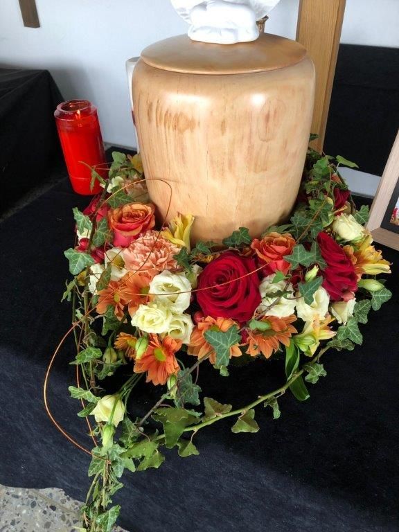 Trauerblumen Trauerfloristik - riedland.ch in Tuggen