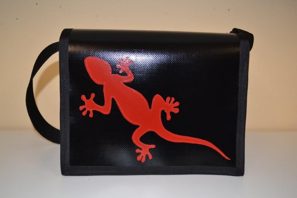 Umhängetasche Riedland Klein - riedland.ch in Tuggen