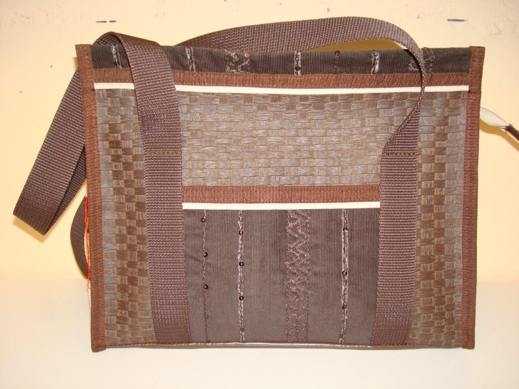 Umhängetasche Riedland Klein - riedland.ch in Tuggen