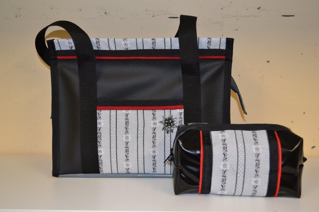 Umhängetasche Riedland Klein - riedland.ch in Tuggen