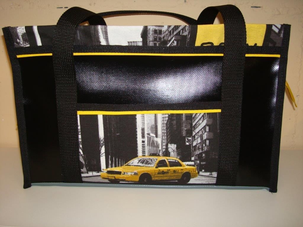 Umhängetasche Riedland Mittel - riedland.ch in Tuggen