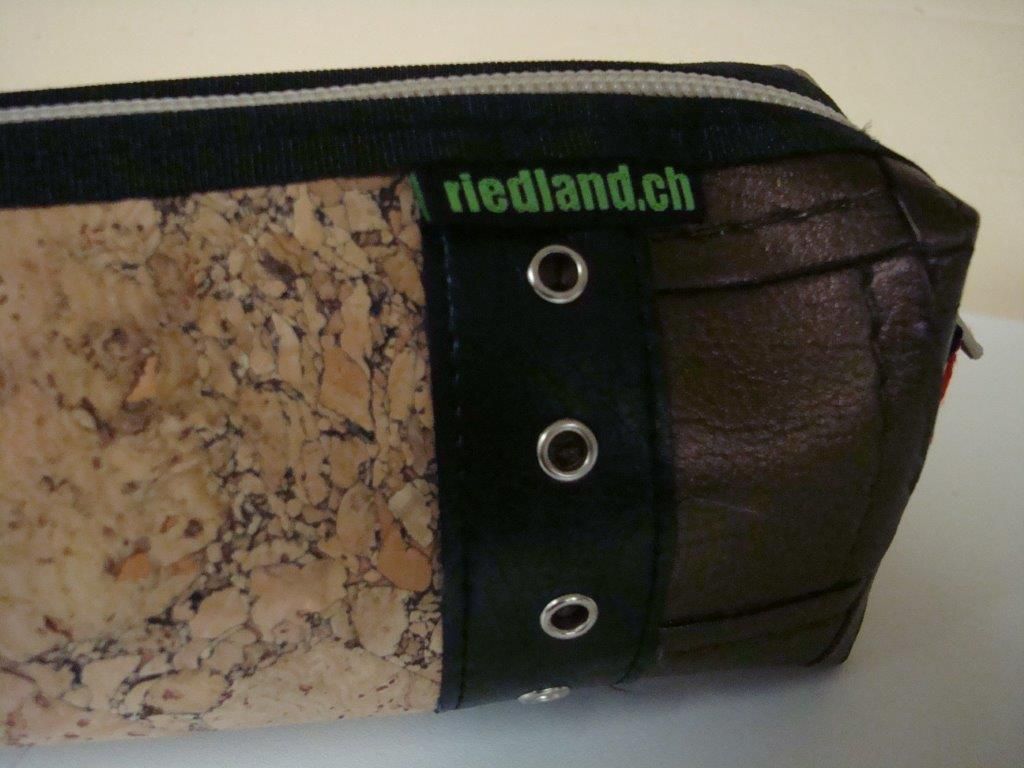 Etui - riedland.ch in Tuggen