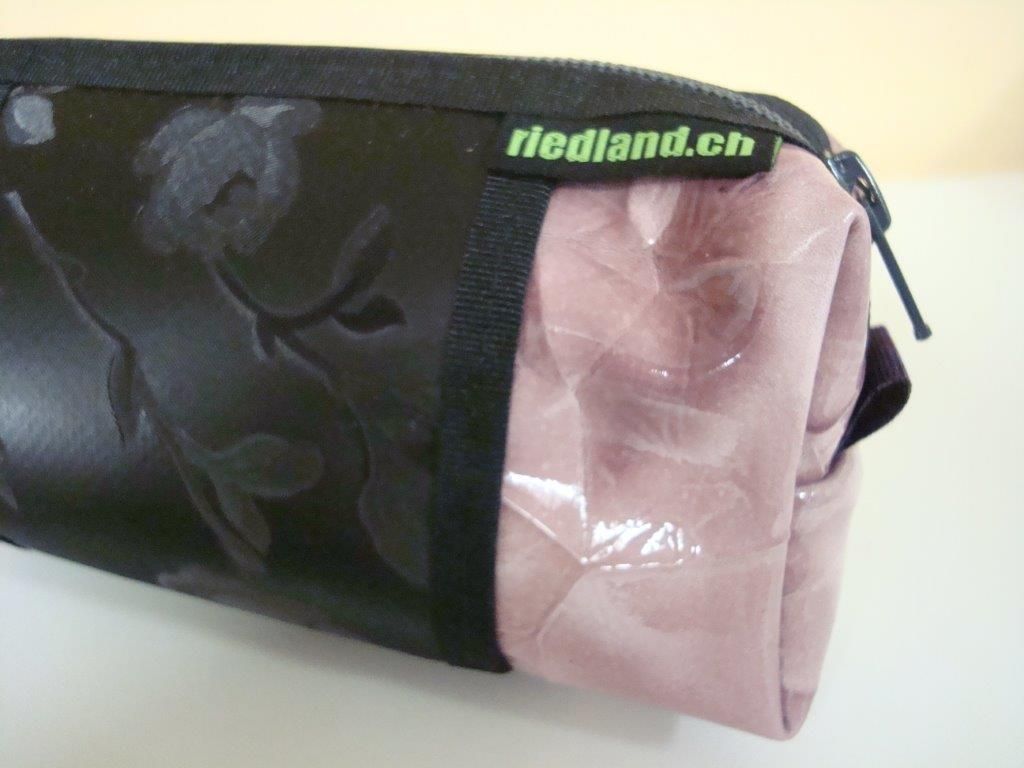 Etui - riedland.ch in Tuggen