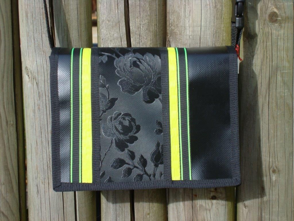 Umhängetasche Riedland Klein - riedland.ch in Tuggen