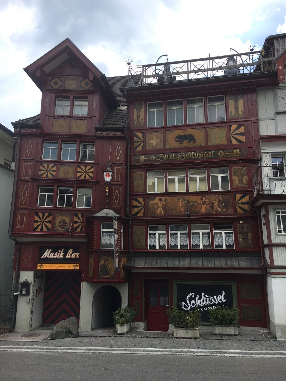 Hausfassade, Arbeit der Malerei Lampert