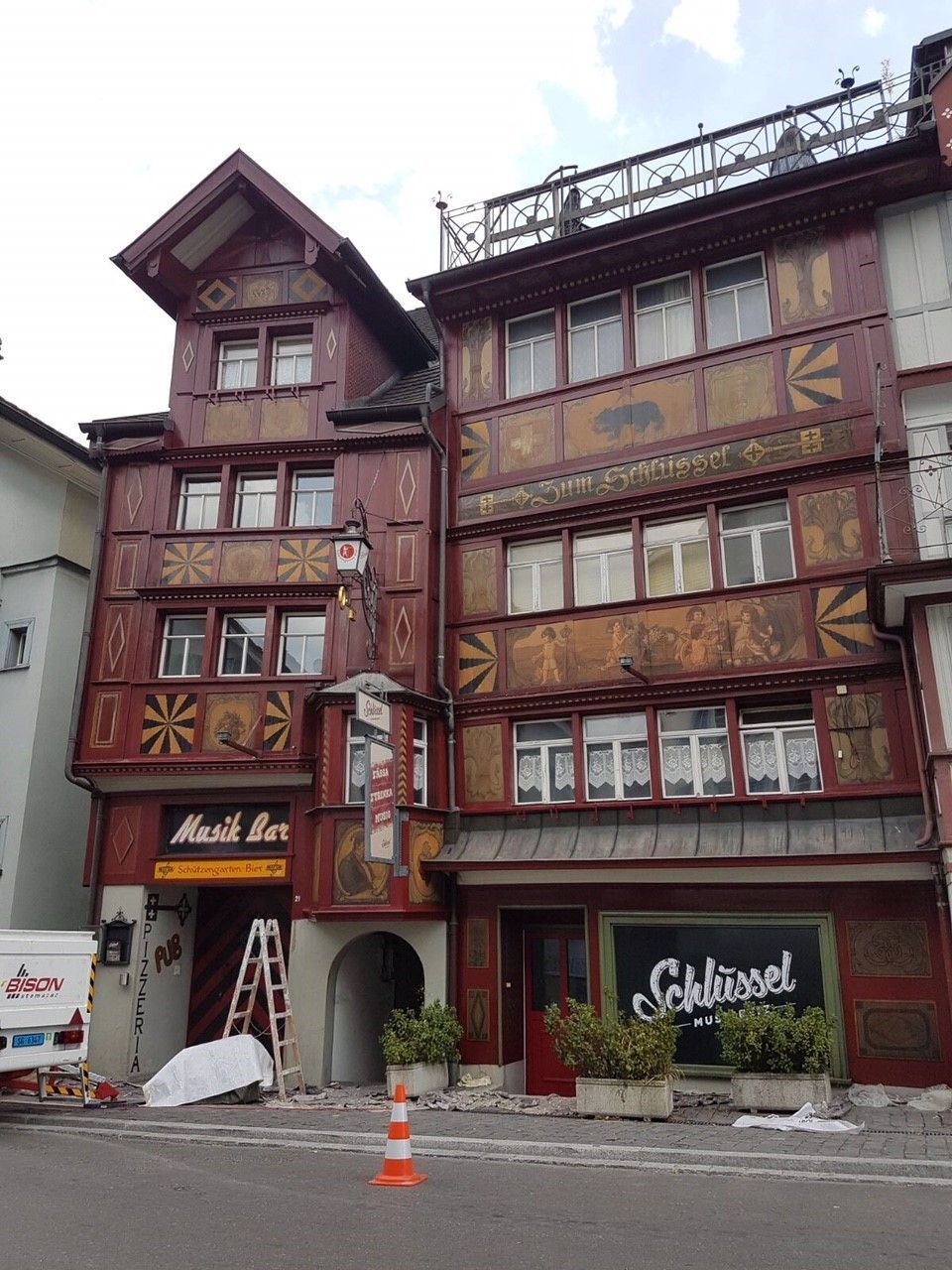 Hausfassade, Arbeit der Malerei Lampert