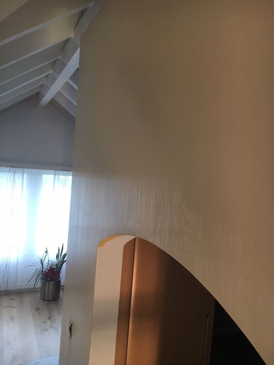 Bemalte Wand, Arbeit der Malerei Lampert