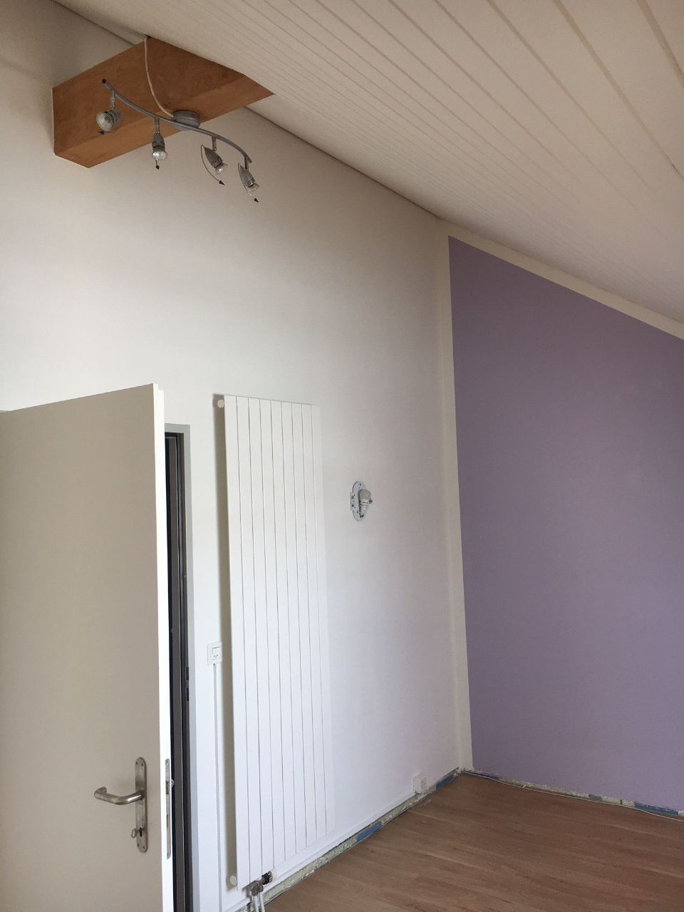 Bemalte Wand, Arbeit der Malerei Lampert