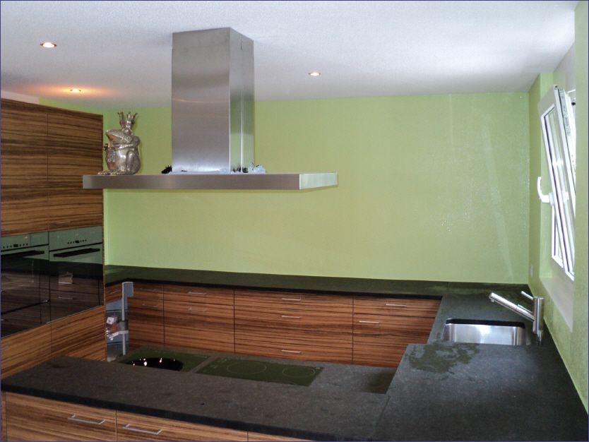 Bemalte Küche, Arbeit der Malerei Lampert