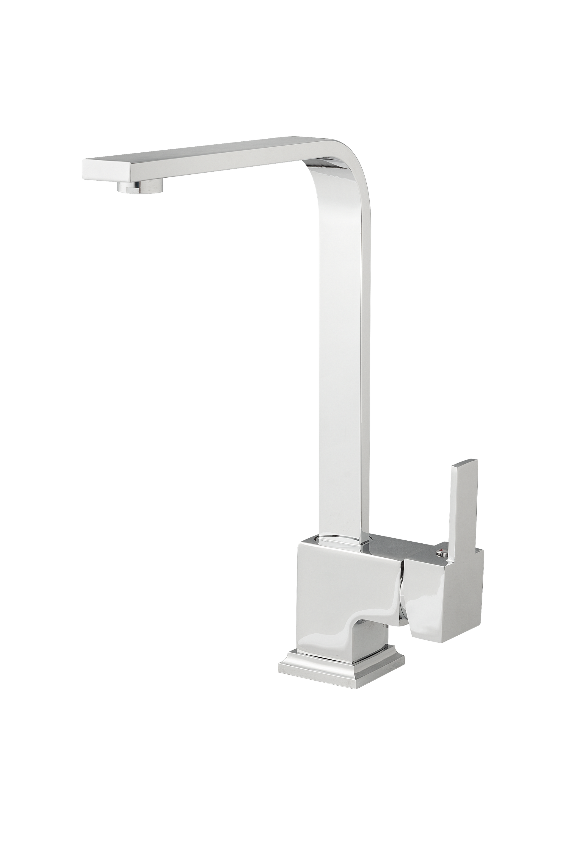 Robinet chromé avec bec carré et poignée à levier.