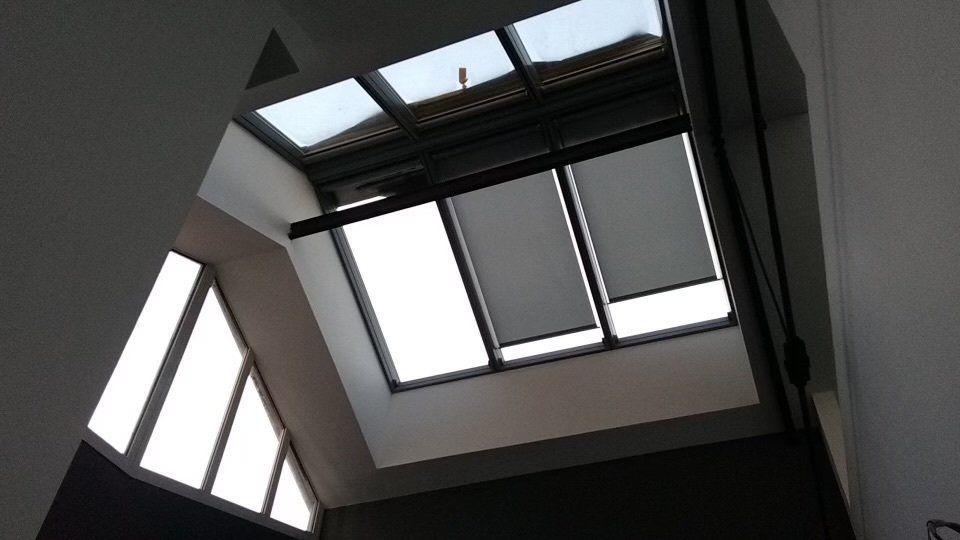 Fenêtres de toit vues d'en dessous