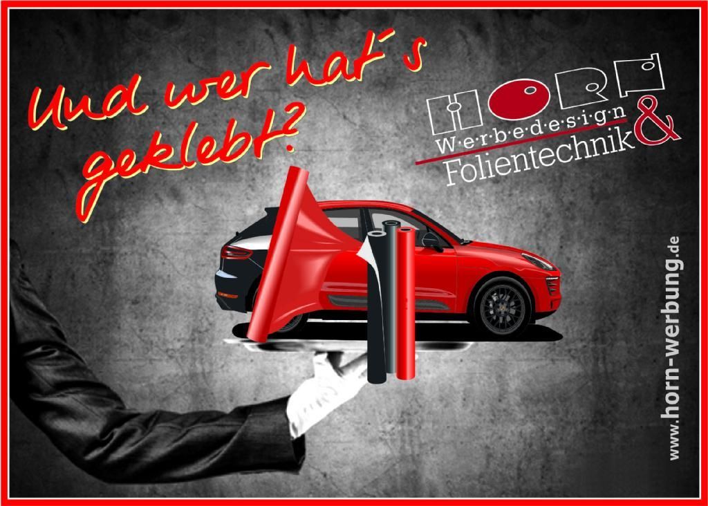 Eine Person, die ein Tablett mit einem roten Auto darauf hält