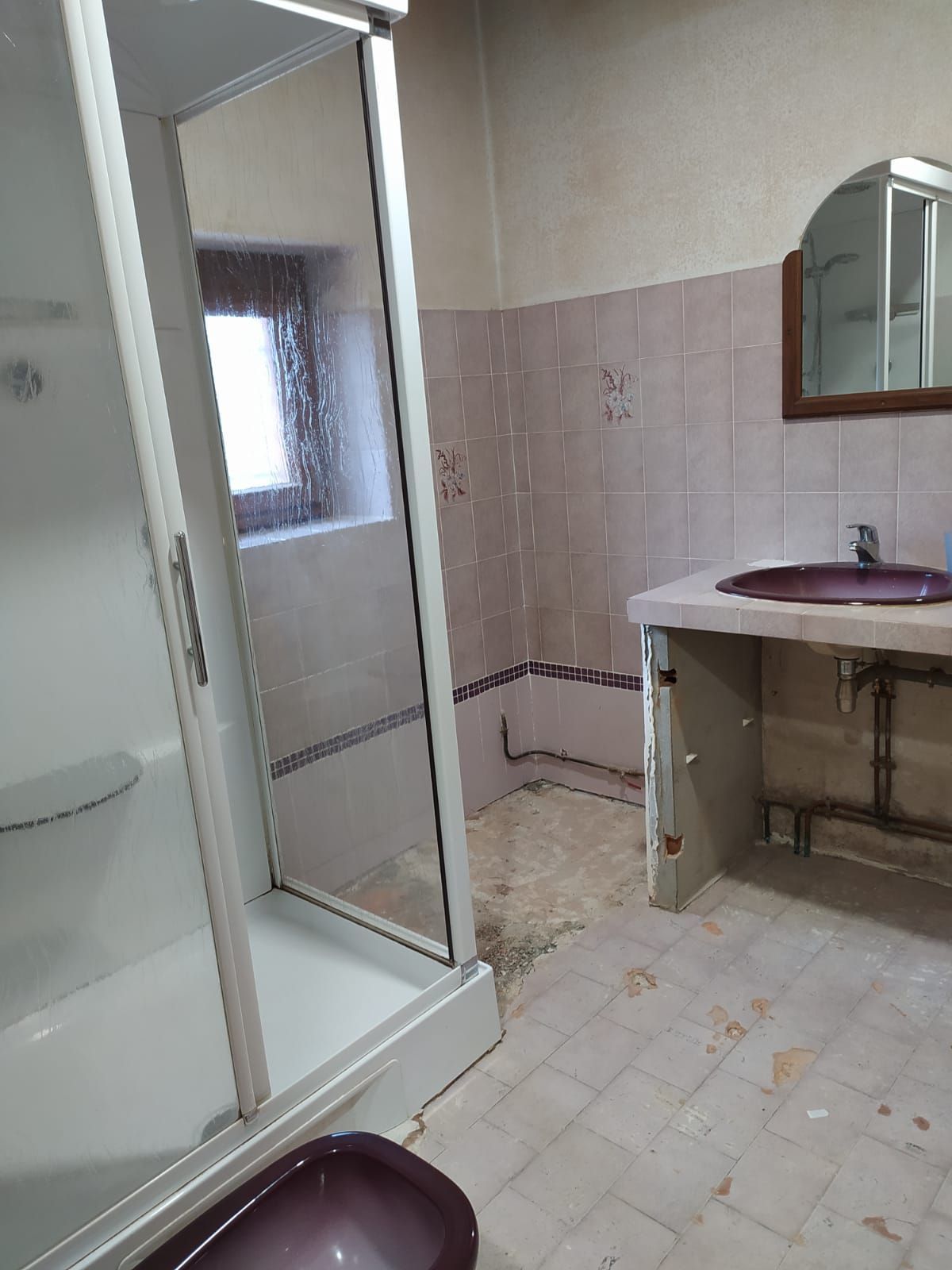 Douche dans salle de bains