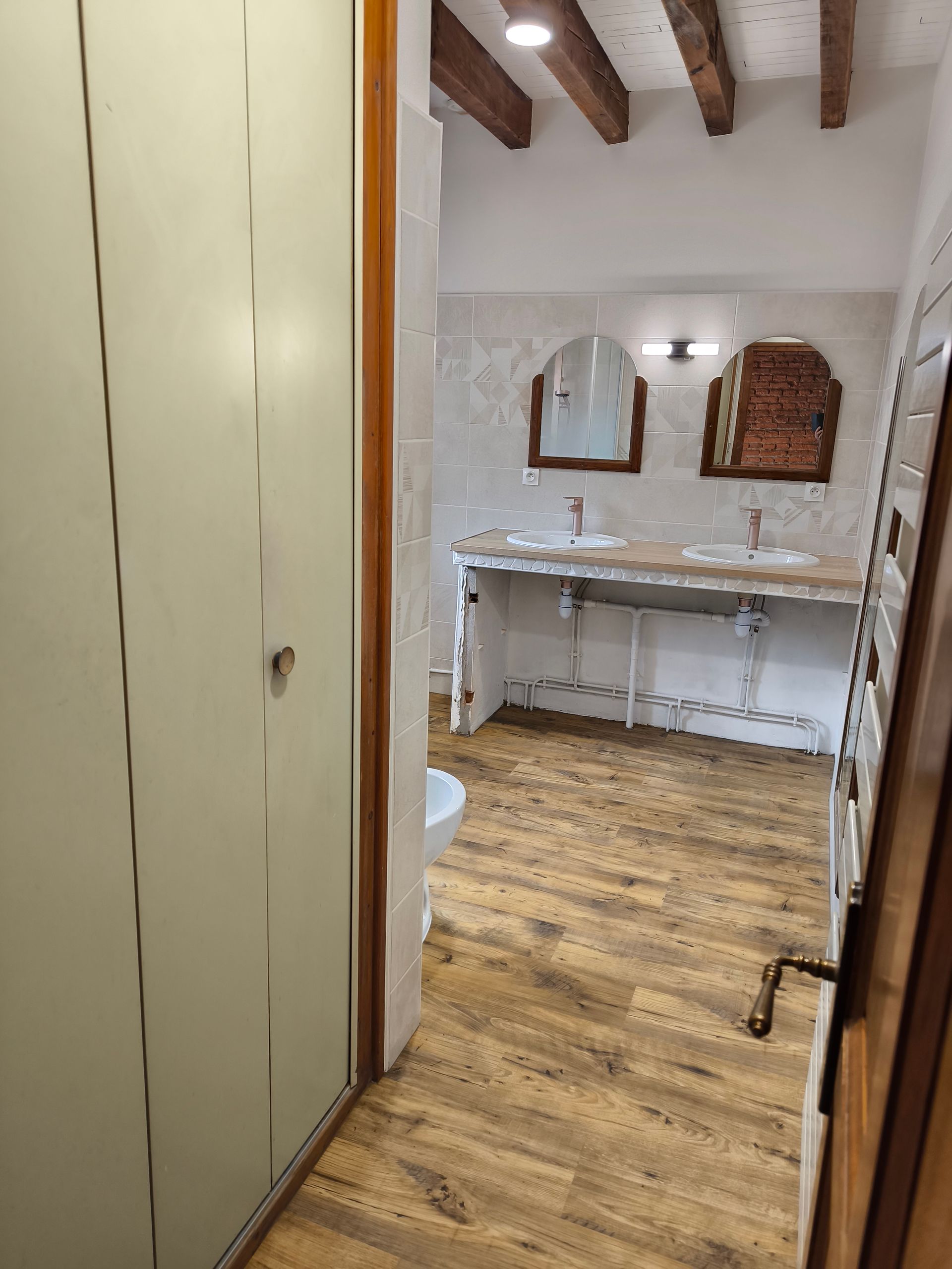 Lavabo double vasque et mirroirs