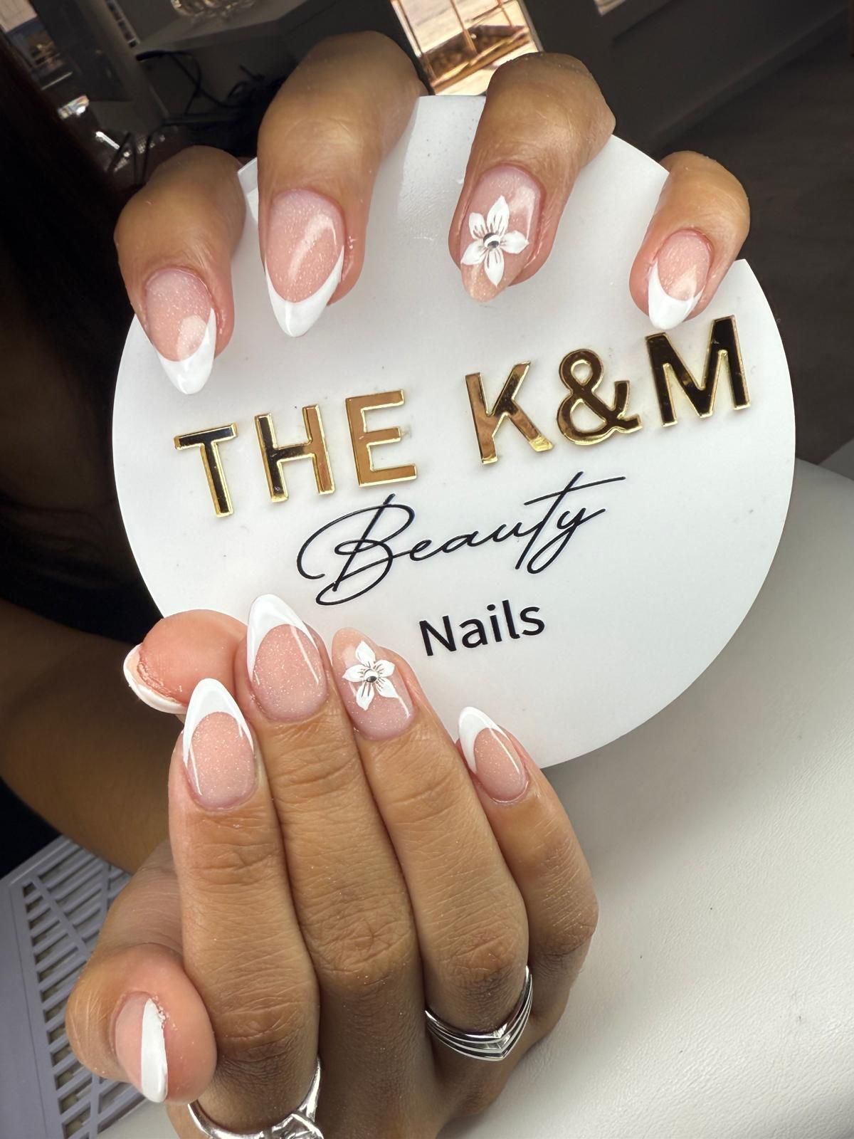 Manicura francesa con diseño