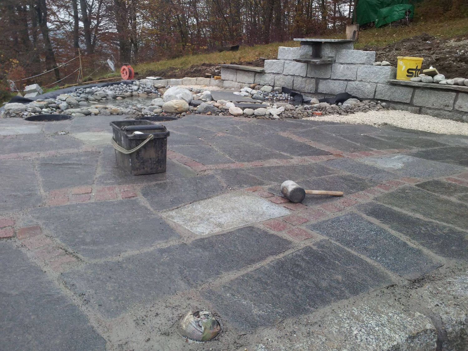 Kalkstein und Granitt - Wüthrich Gartenbau in Hausen