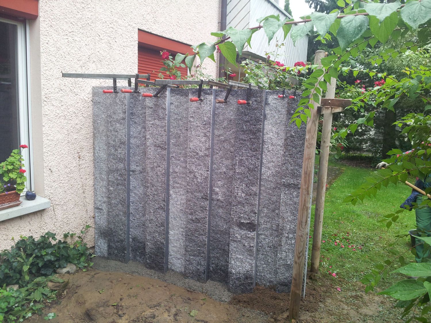 Granitstele - Wüthrich Gartenbau in Hausen