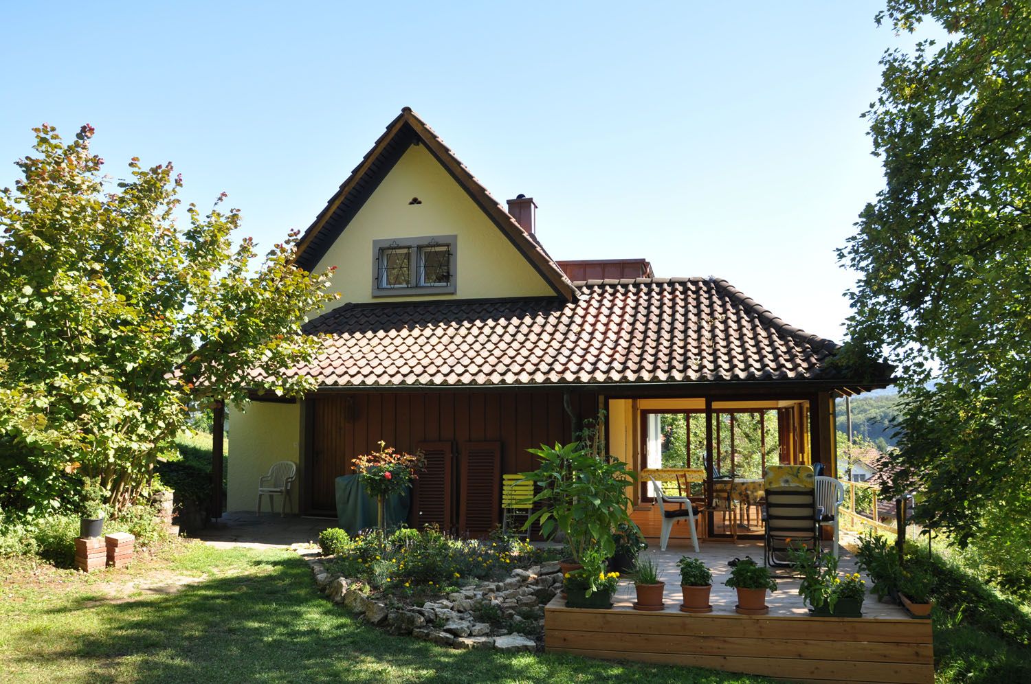 Terassen und PERGOLEN AUS HOLZ - Wüthrich Gartenbau in Hausen