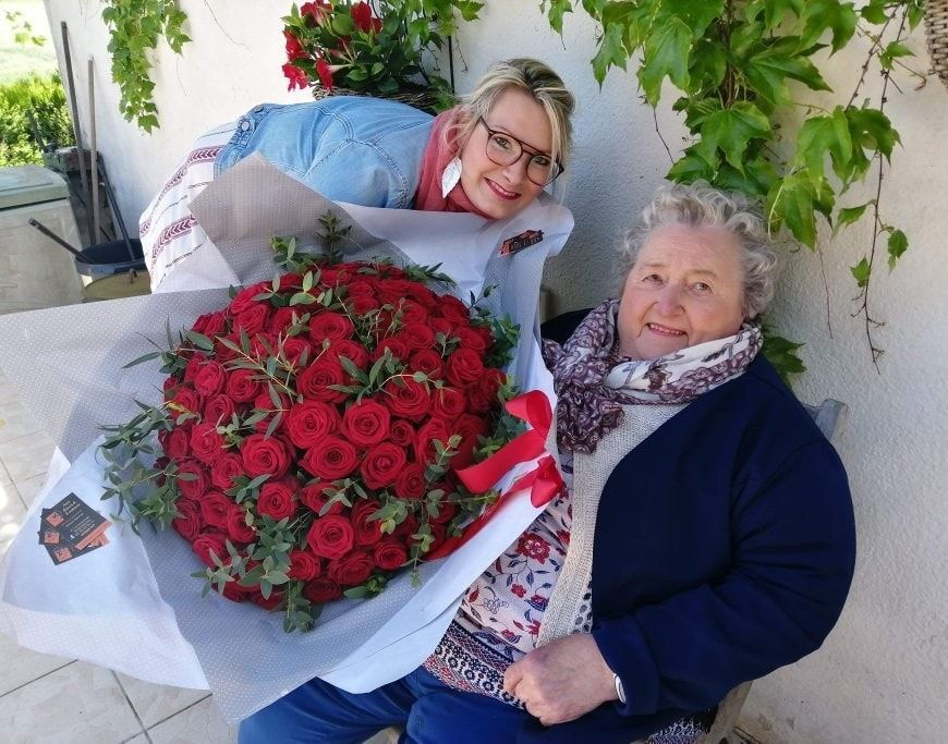 Bouquet de 85 roses rouges