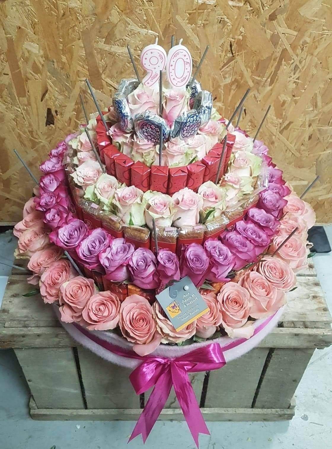 Gâteaux de fleurs avec des gourmandises