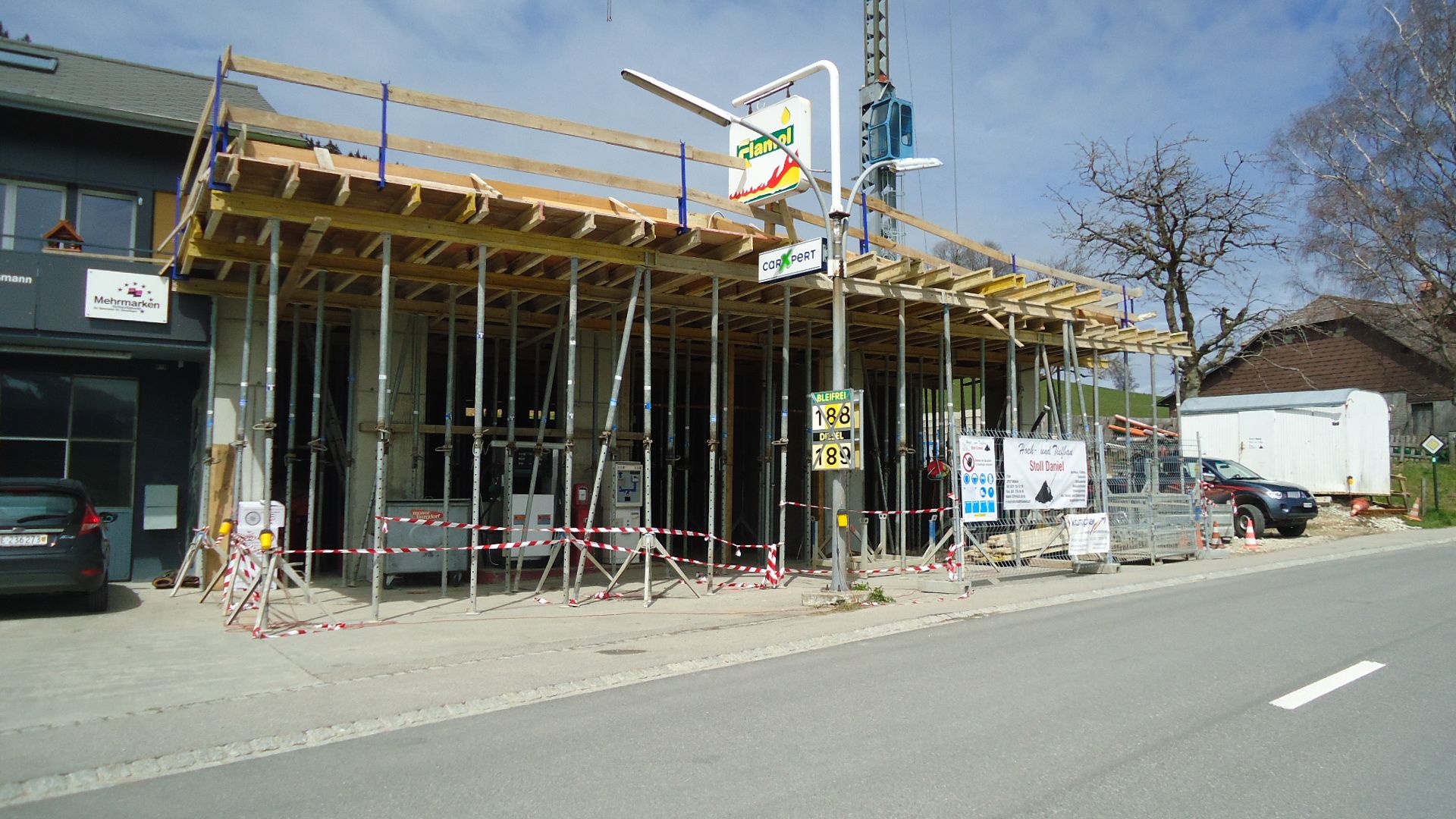 Tankstellenüberdachung - Stoll Hoch- und Tiefbau in Milken