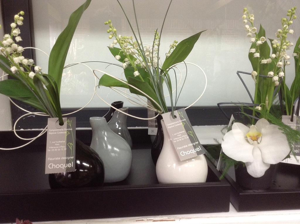 Brins de muguet dans un vase