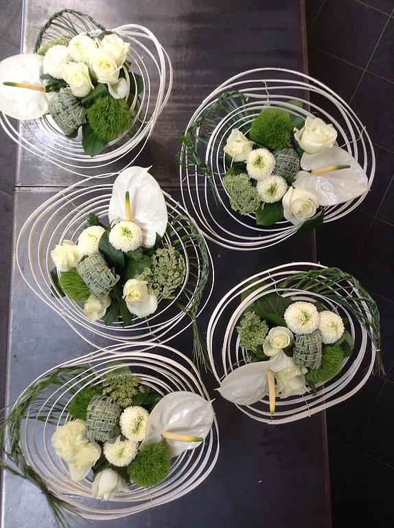 Centres de table avec des fleurs