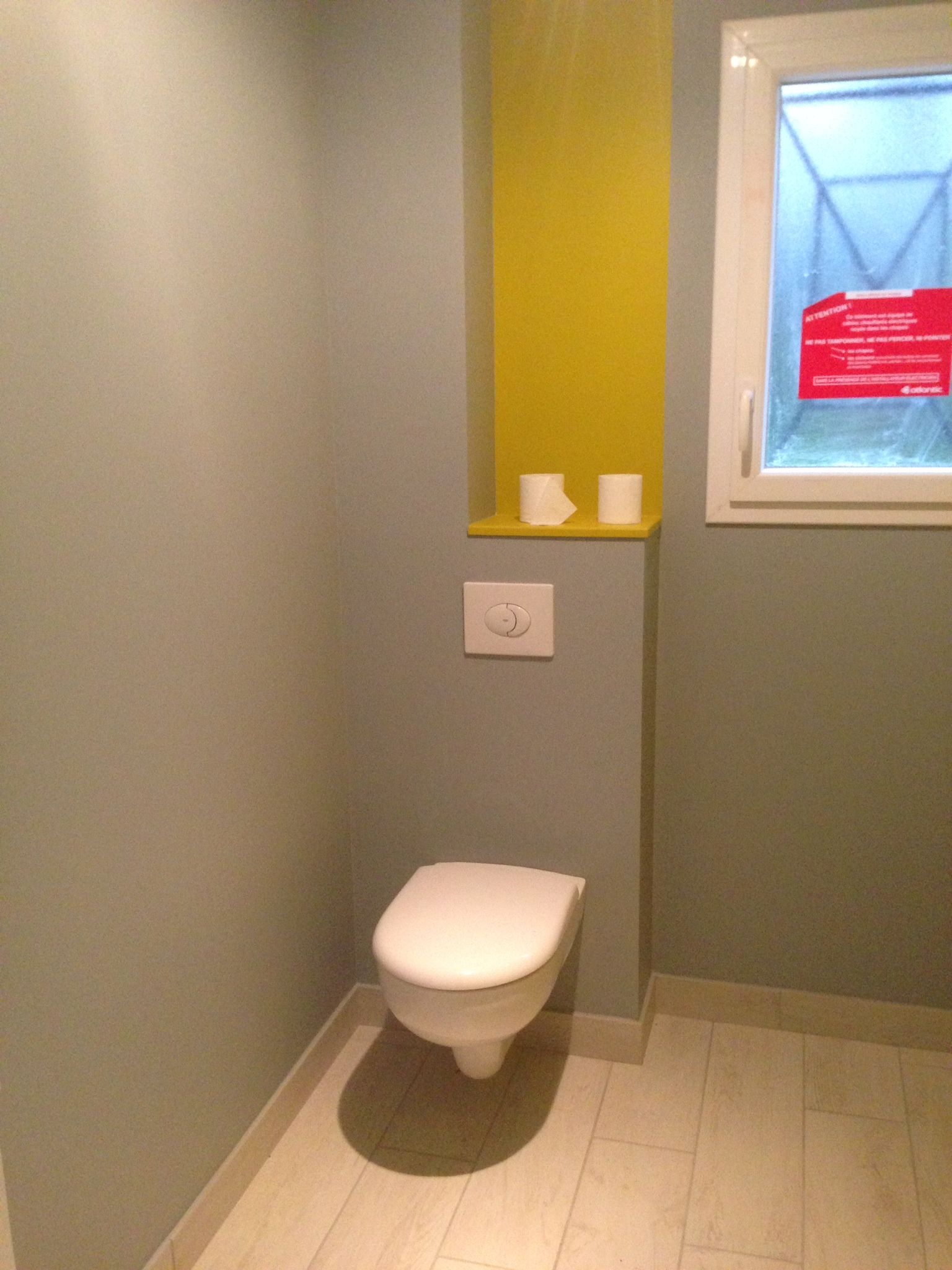 Toilettes murales