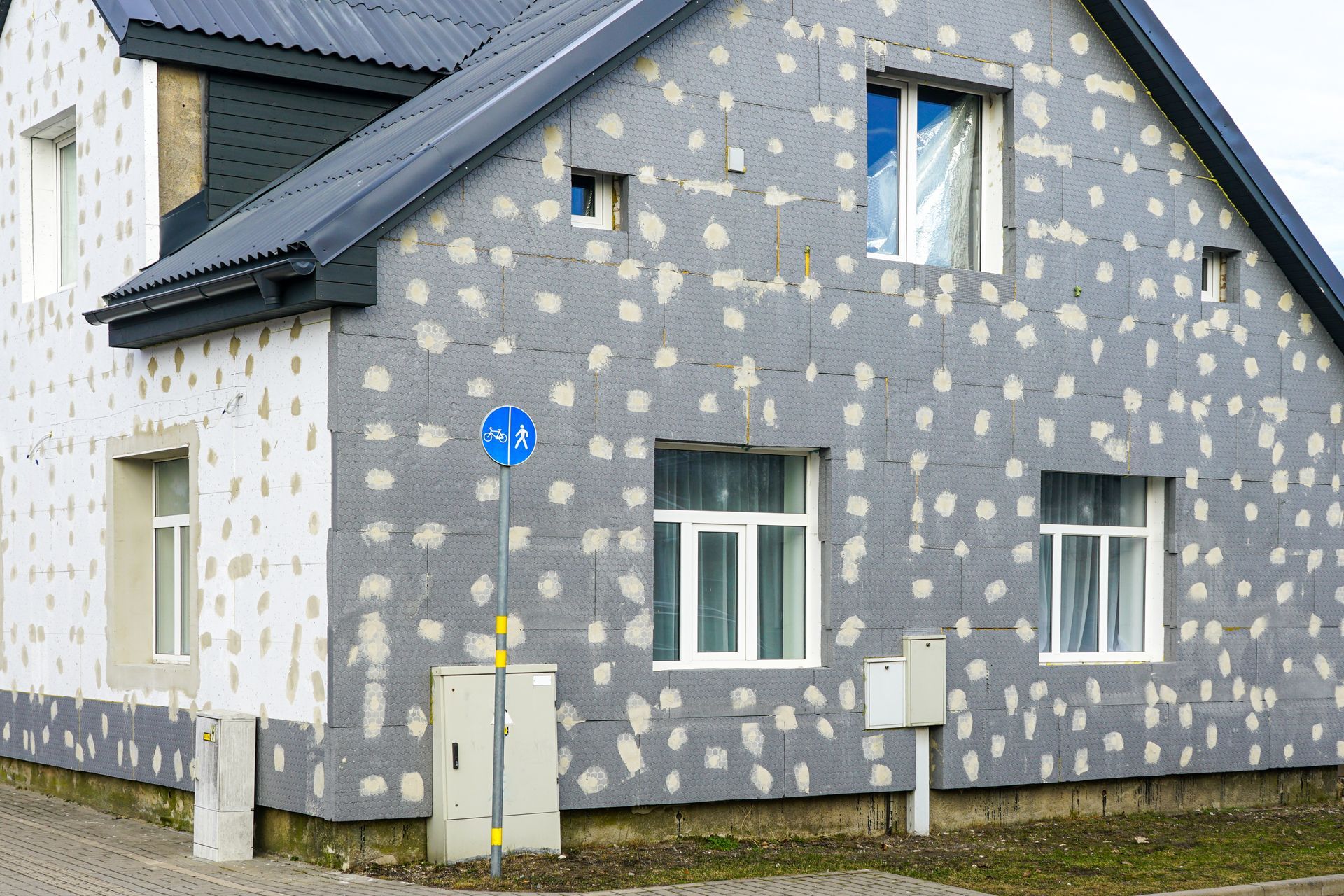 Façade avec des matériaux isolants