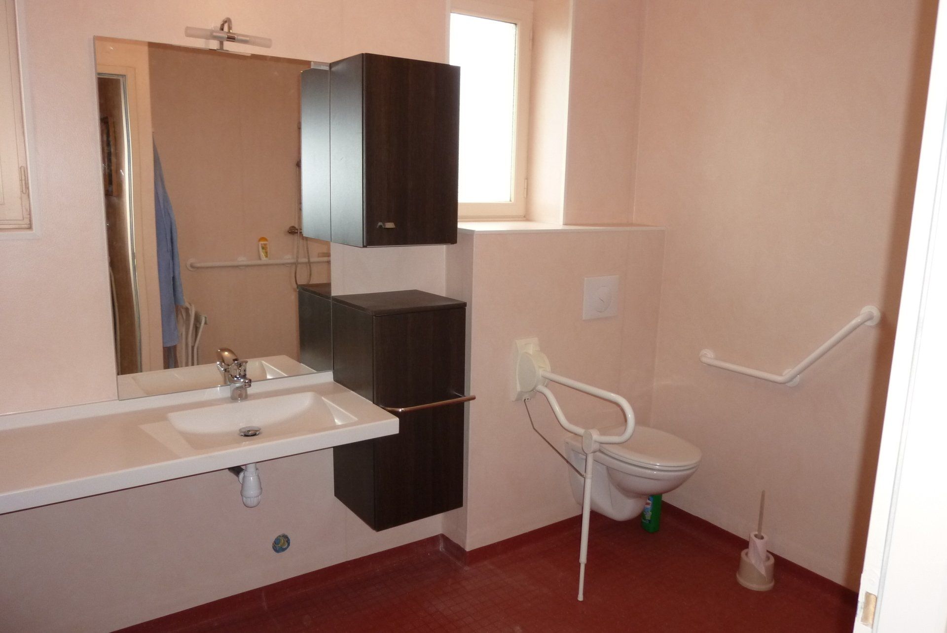 Salle de bains PMR