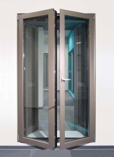 ΑΝΟΙΓΟΜΕΝΑ ΨΥΧΡΑ ΚΟΥΦΩΜΑΤΑ